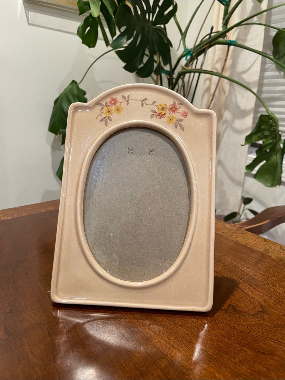 Vintage Floral Ceramic Photo Frame in Soft Peach - Cottagecore